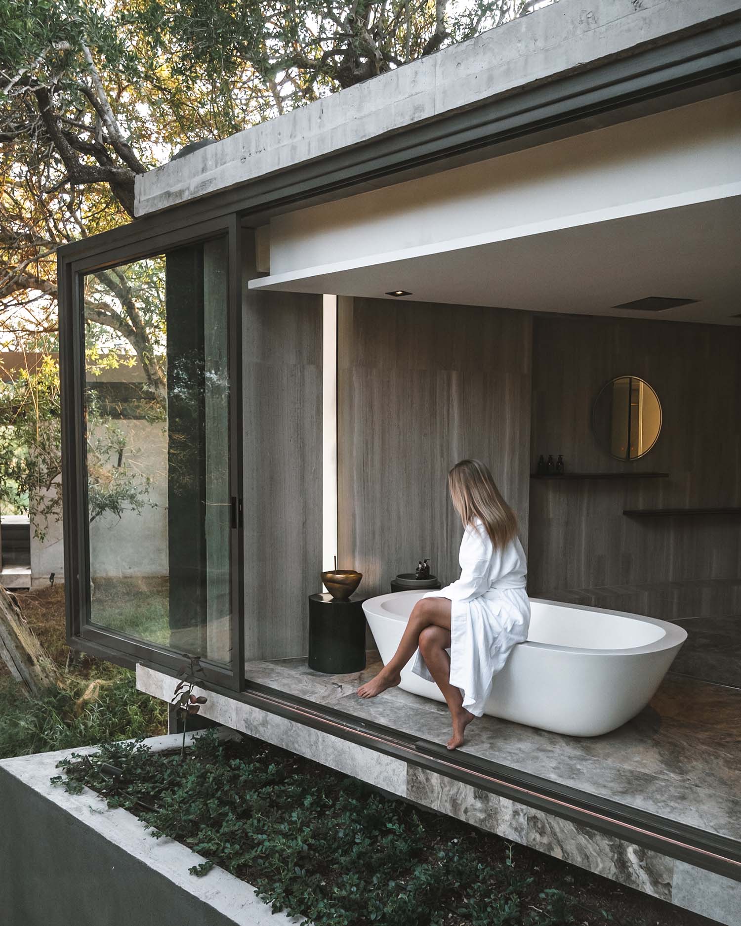 cheetah plains bathtub